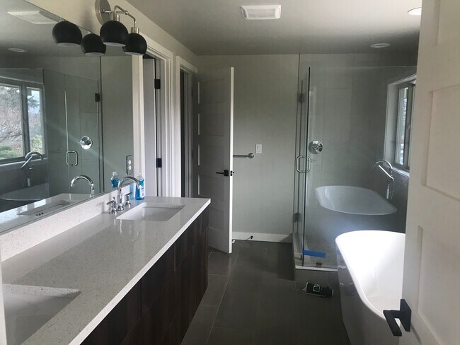 Foto del edificio - 4 Bedrooms, Pool & Golf Course Views!
