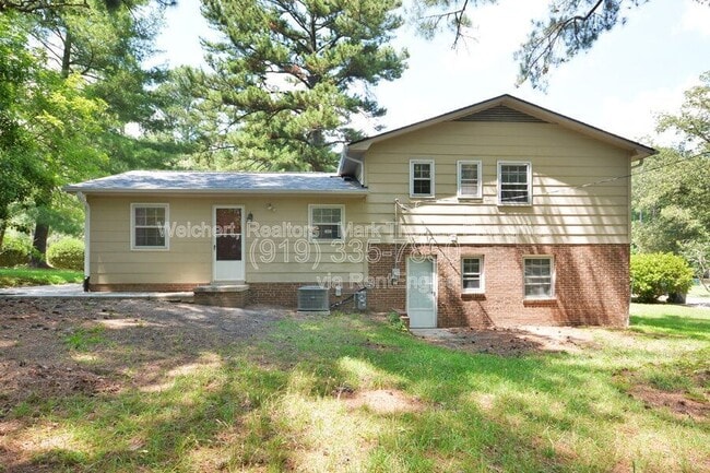 Building Photo - 119 Monterey Ln