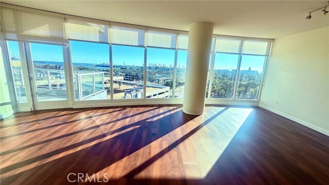 Foto del edificio - 411 W Seaside Way