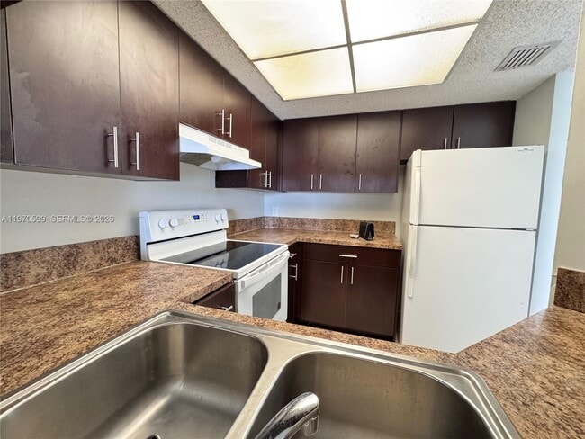 Foto del edificio - 5200 NW 31st Ave