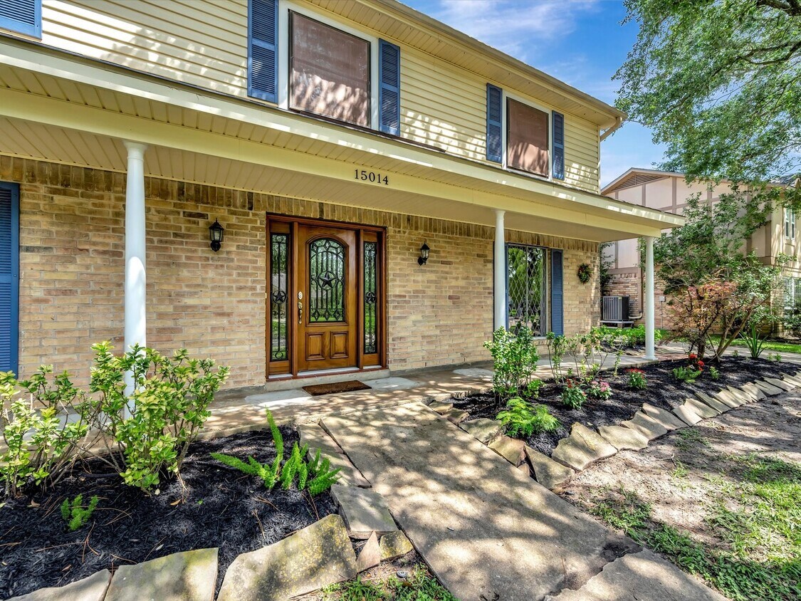 Foto principal - 15014 Torry Pines Rd