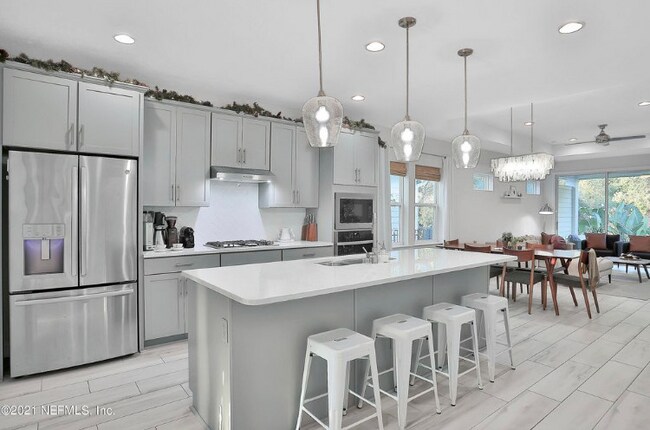 Foto del edificio - 326 Vista Lake Cir