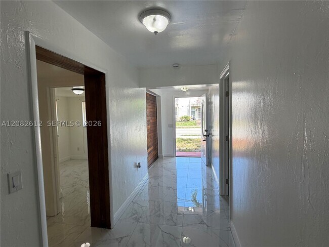 Foto del edificio - 4265 NW 5th Ave