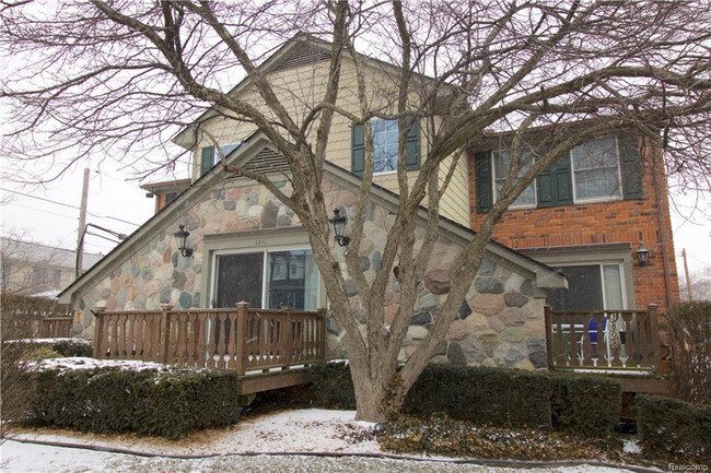 Building Photo - 3810 Rochester Rd