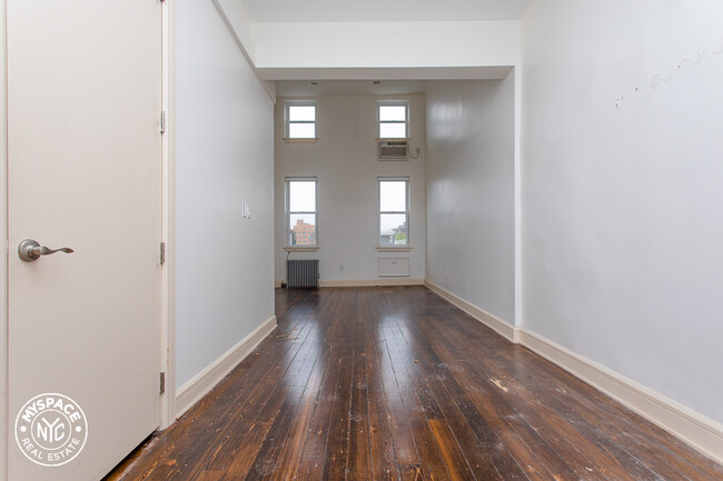 Building Photo - 361 Graham Ave