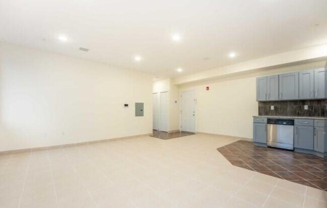 Foto del edificio - 44 Bergen Blvd