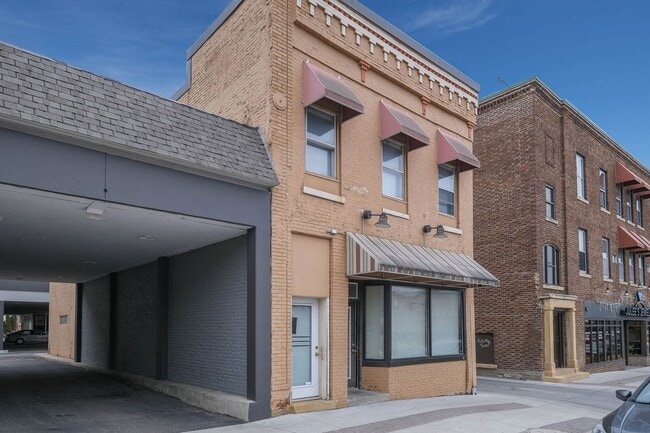 Photo - 117 E Cherry St Apartment