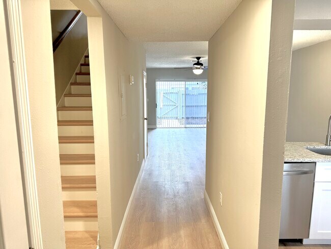 Foto del edificio - 6054 Amberly Ct