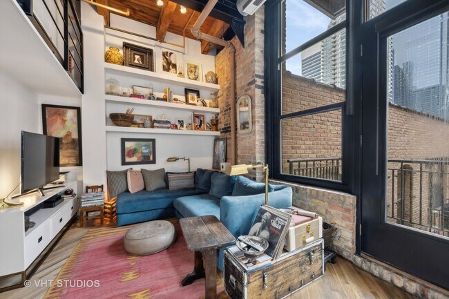 Building Photo - 226 N Clinton St