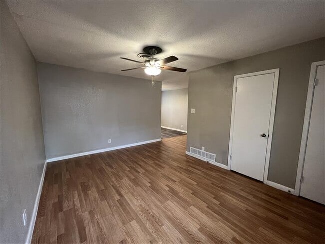 Foto del edificio - 806 Sandy Ct