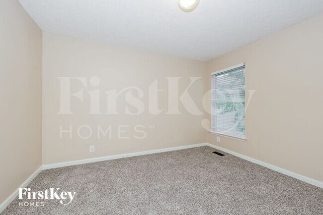 Foto del edificio - 525 Forest Pointe Pl