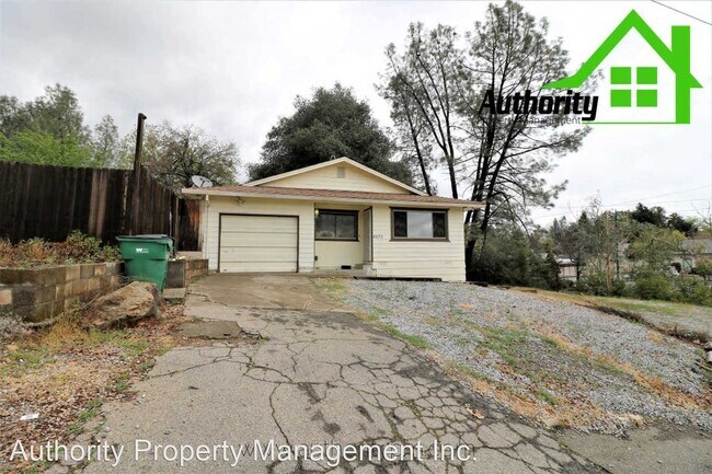 Foto del edificio - 3 br, 1 bath House - 4075 Main Street