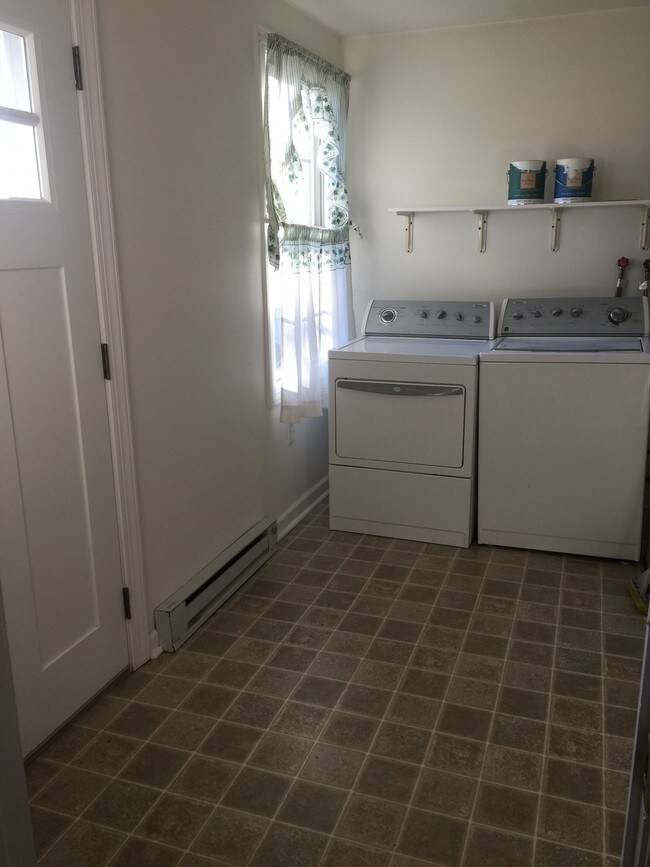 Laundry - 3111 Sycamore St