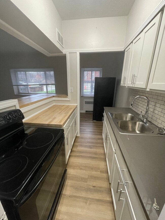 Photo - Avalon Crossing Apartments