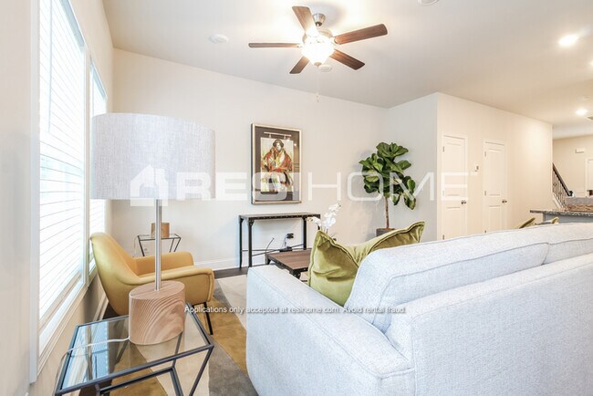 Building Photo - 1300 Simmons Rdg Ln