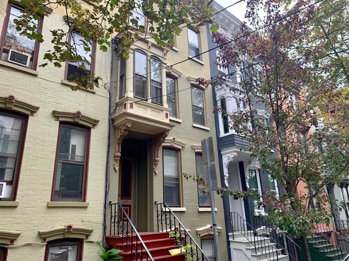Primary Photo - 277 Hudson Ave