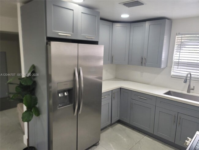 Foto del edificio - 512 NW 96th St