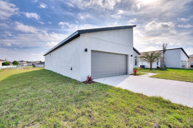 Foto del edificio - Newly Built Home! Modern, energy efficient...