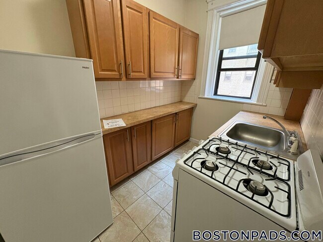 Building Photo - 1156 Commonwealth Ave