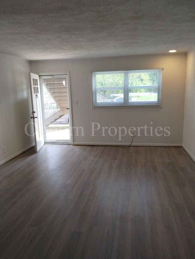 Building Photo - 227 Mayberry Ave