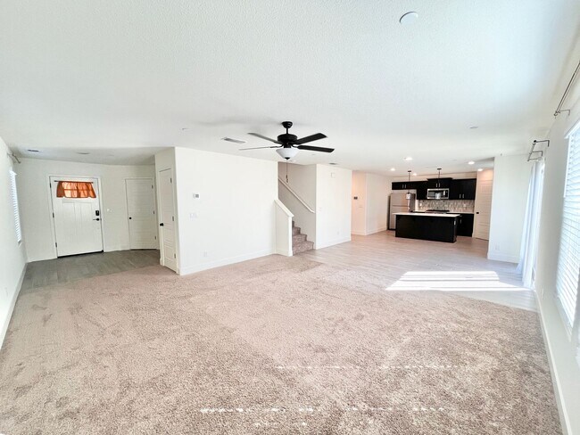 Building Photo - Spacious, Modern 4-Bedroom 2.5 Bath Home p...