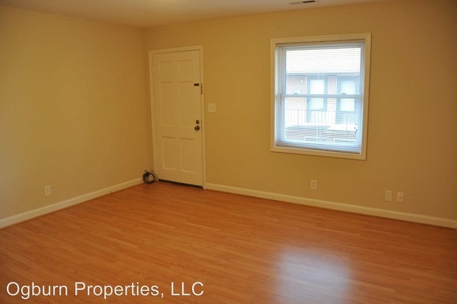 Building Photo - 513 S Green St