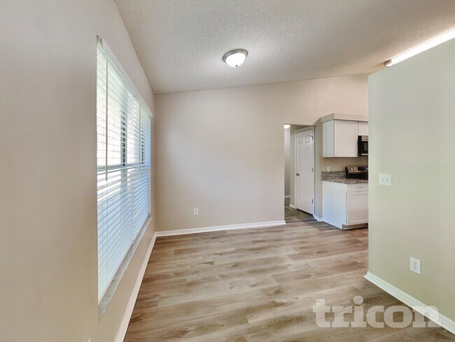 Foto del edificio - 4518 Saddle Creek Pl