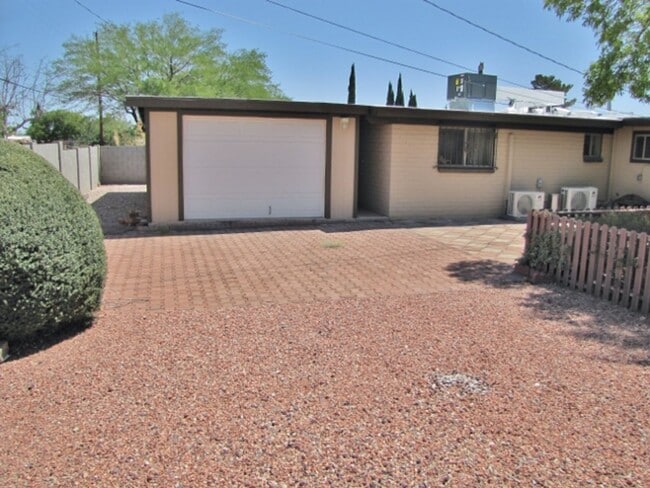 Building Photo - 3BR/2BA/1CP/1CG, 1750 sq. ft. rental in Village Meadows subdivision in Sierra Vista, AZ