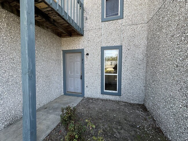 Building Photo - Apartment For Rent
