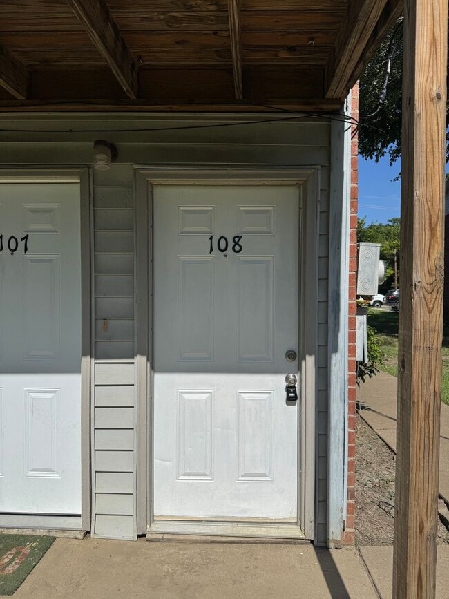 Photo - 805 SE 4th St Townhome