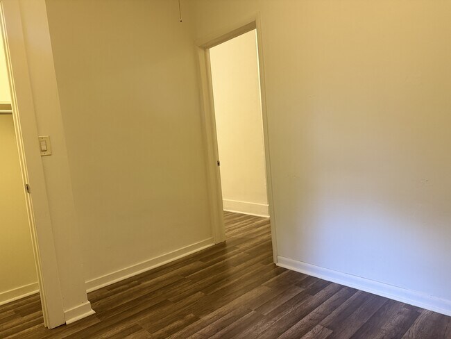 Foto del edificio - 11335 S Langley Ave
