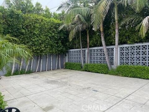 Foto del edificio - 6854 Gentry Ave