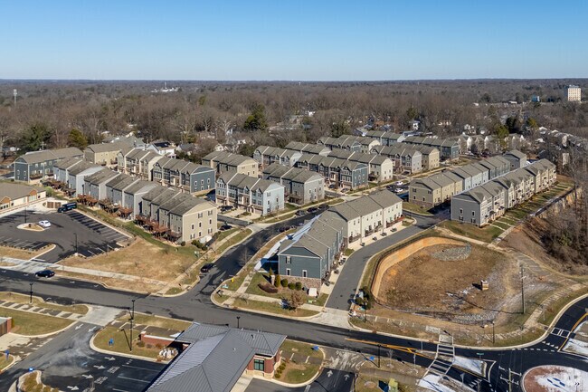 Aerial Photo - Townes of Oakhurts