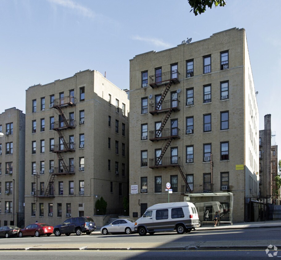 685 - 689 E 233rd St - 685-689 E 233rd St