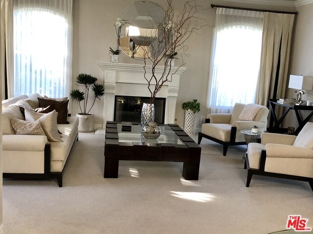 Foto del edificio - 18890 W Carmel Crest Dr