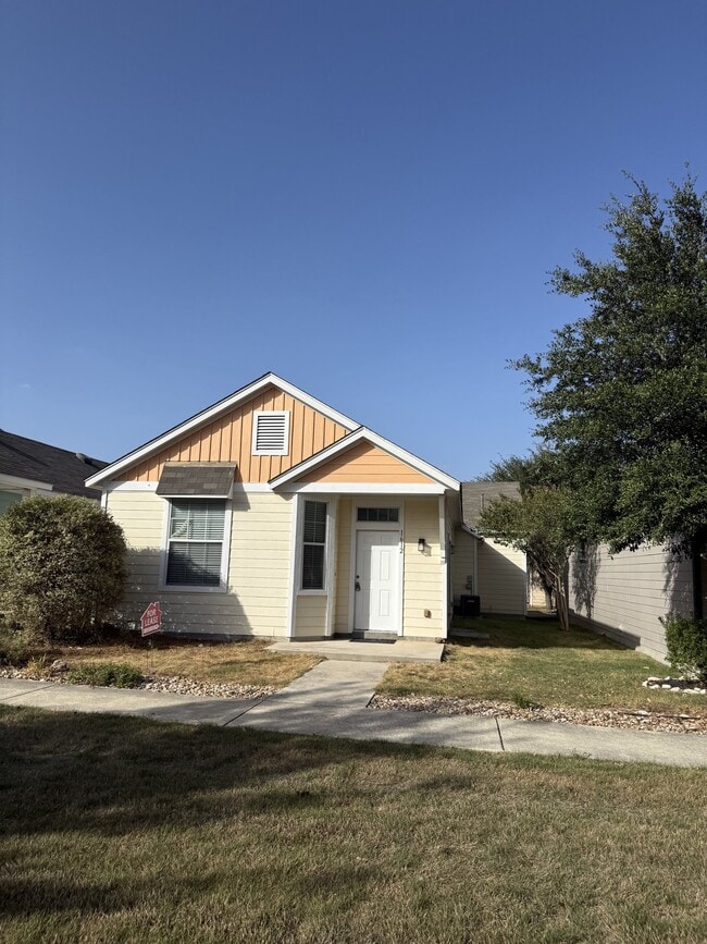 Building Photo - 1612 Sanders