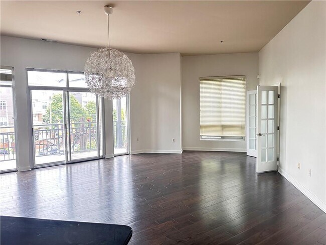 Building Photo - 711 Cosmopolitan Dr NE