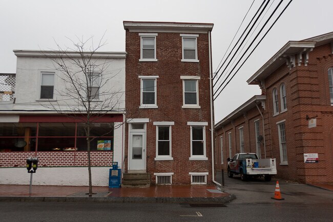 Building Photo - 118 N Church St