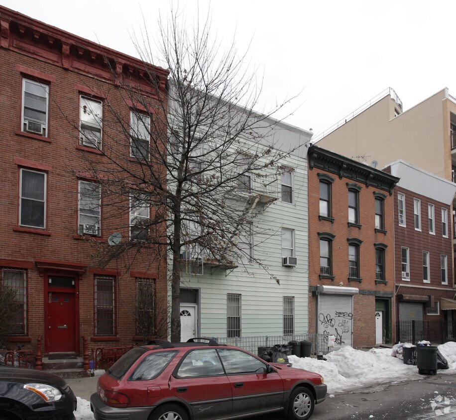 Foto principal - 145 Green St