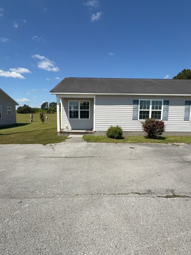 Building Photo - 206 Angus Ln