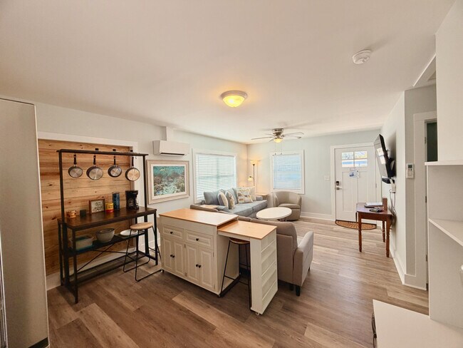 Foto del edificio - 216 La Paloma Pl