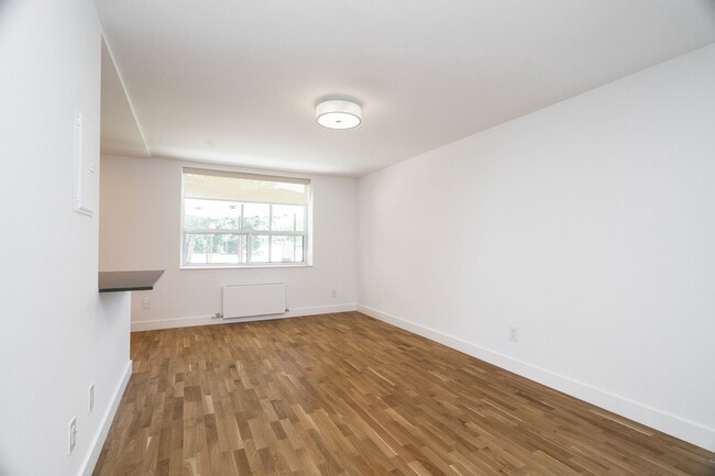 Building Photo - 56 Eccleston Drive