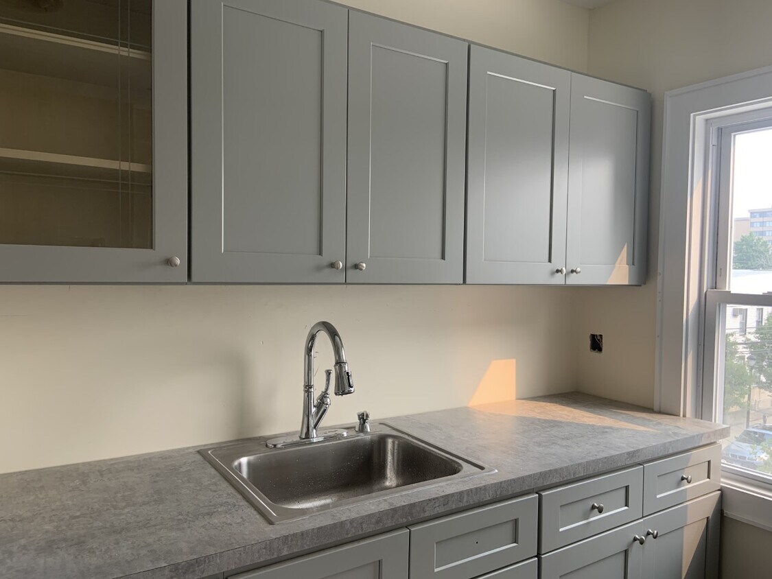 Foto principal - 321 48th St
