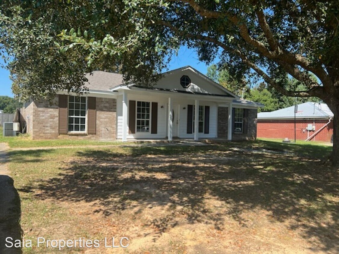 Primary Photo - 3 br, 2 bath House - 21713 College Avenue