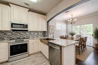 Building Photo - 12707 Boheme Dr