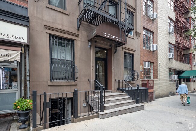 Building Photo - 147 e 90 Street