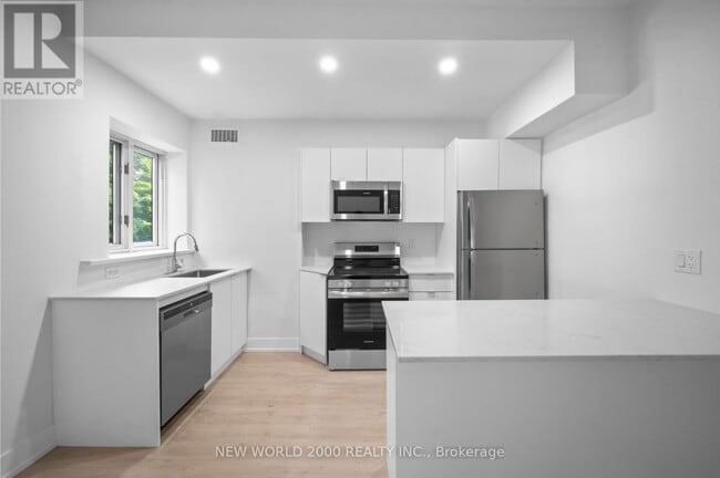 Building Photo - 110 St Clair Ave W