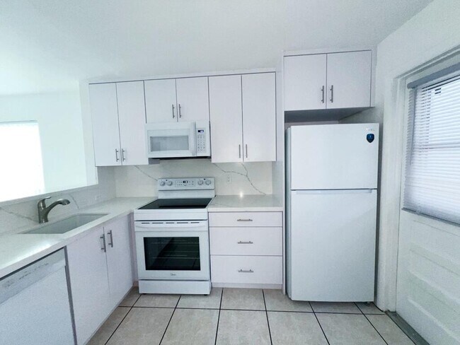 Foto del edificio - 3777 NW 78th Ave