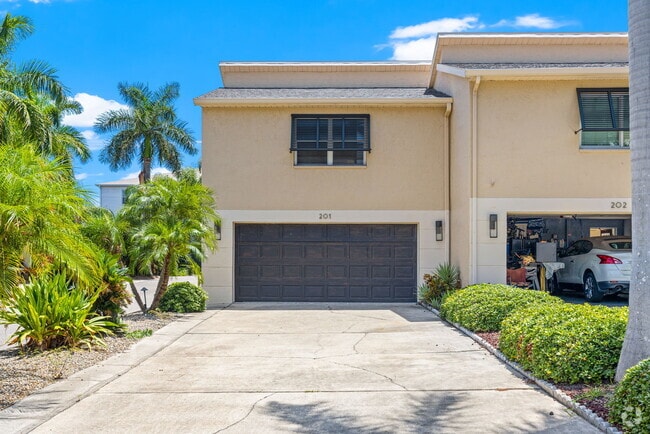 Building Photo - 487 Pinellas Bayway S