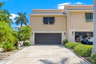 Building Photo - 487 Pinellas Bayway S